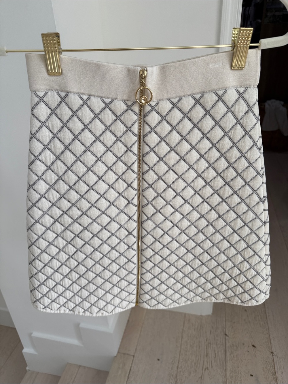 Sandro Cream Quilted Mini Skirt with Gold Zip